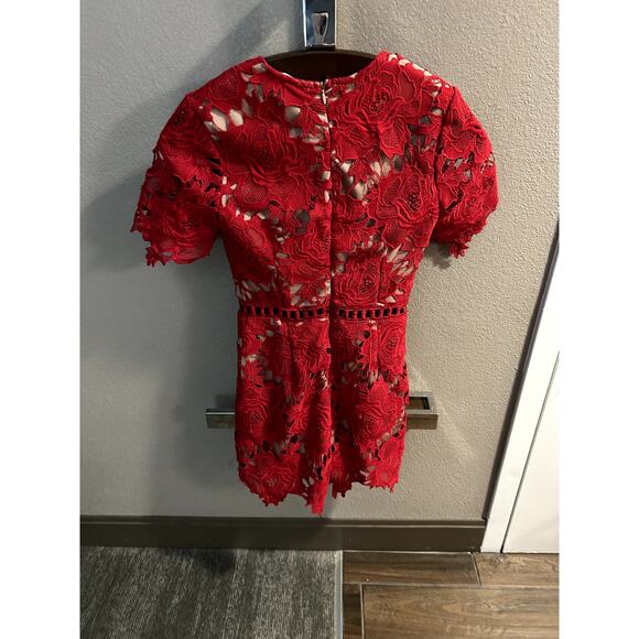 ASTR The Label Short Sleeve Lace Jumper in Red Lipstick Small - Picture 4 of 9